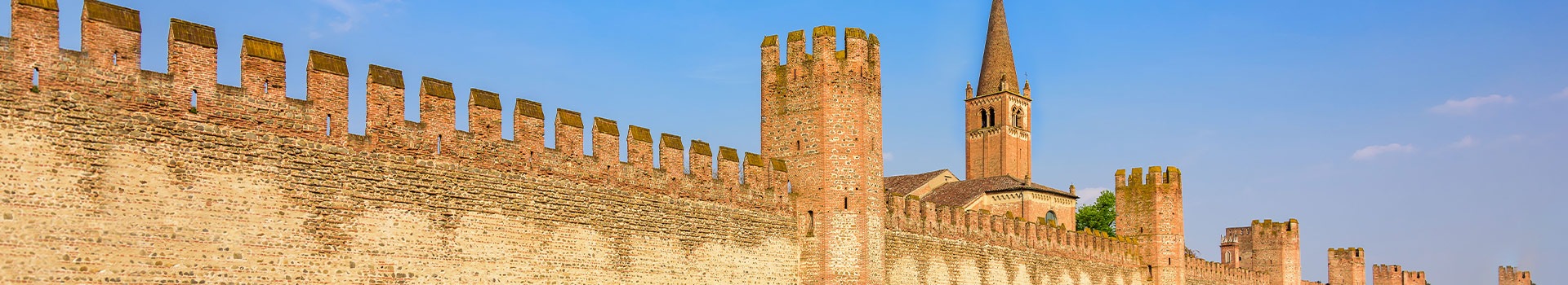 Ofertas de Vuelo+Hotel a **Montagnana**