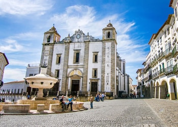 Évora