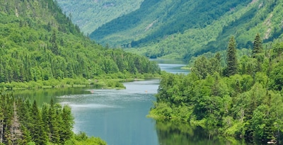 Este Canadiense con noche en Niágara y Paisajes de Naturaleza Salvaje Este Canadiense con noche en Niágara y Paisajes de Naturaleza Salvaje
