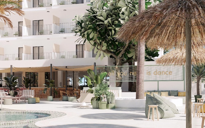 Gallery - Tangerine by Honne Hotels