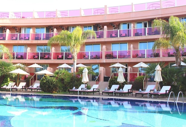 Gallery - Sir Anthony Hotel