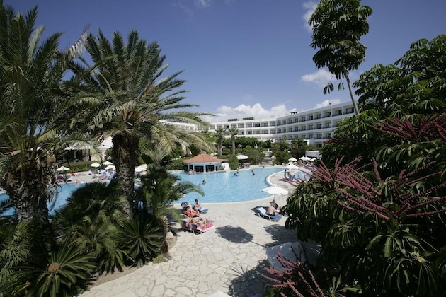 Gallery - Avanti Hotel