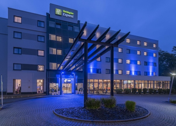 Gallery - Holiday Inn Express Frankfurt Airport