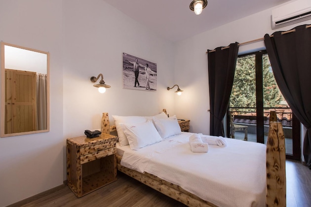 Gallery - Theatro Hotel Odysseon