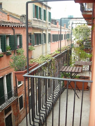 Gallery - Guesthouse Alloggi Agli Artisti