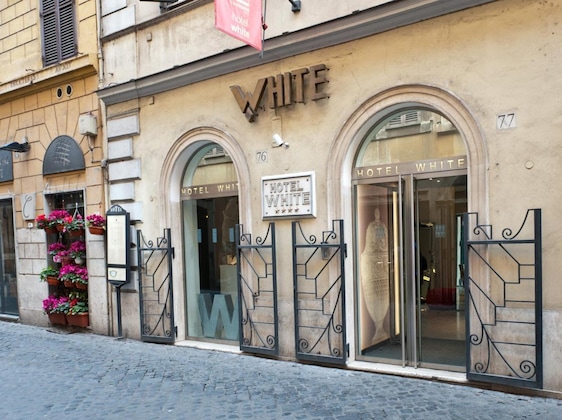 Gallery - Hotel White