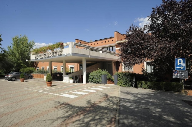 Gallery - Hotel Executive