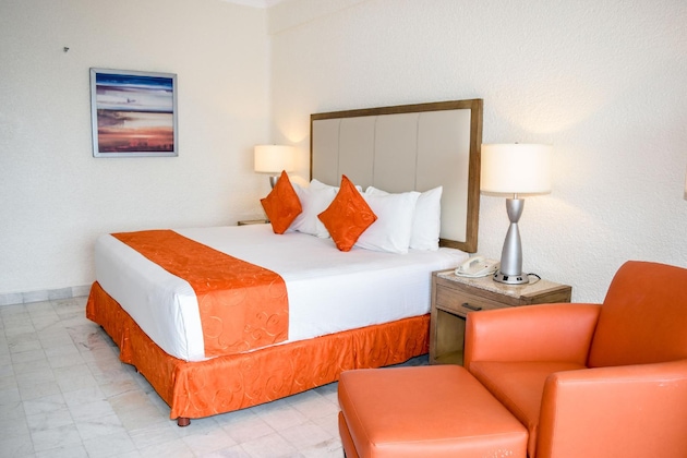 Gallery - Tesoro Manzanillo  - All Inclusive