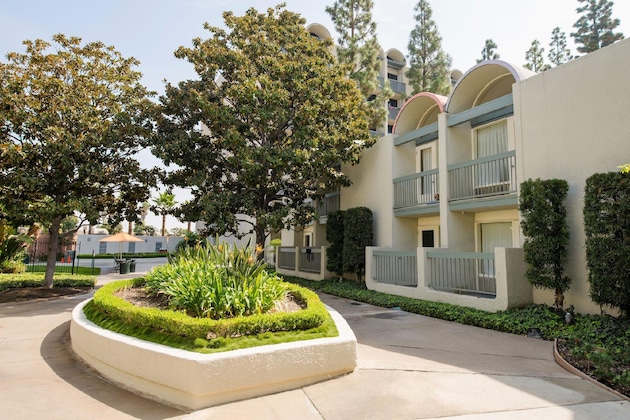 Gallery - Howard Johnson By Wyndham Anaheim Hotel & Water Playground