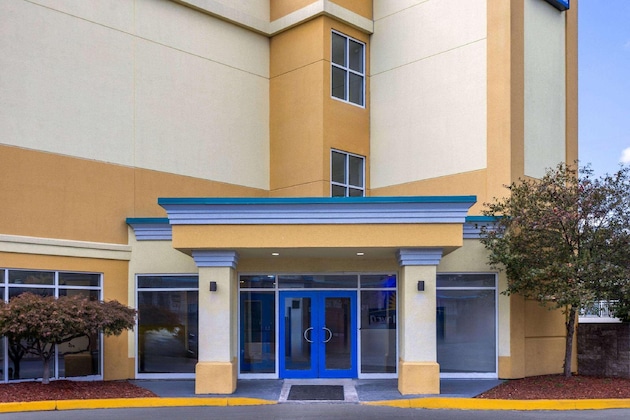 Gallery - Days Inn & Suites By Wyndham Albany