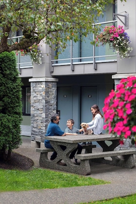 Gallery - Accent Inn Vancouver Airport Hotel