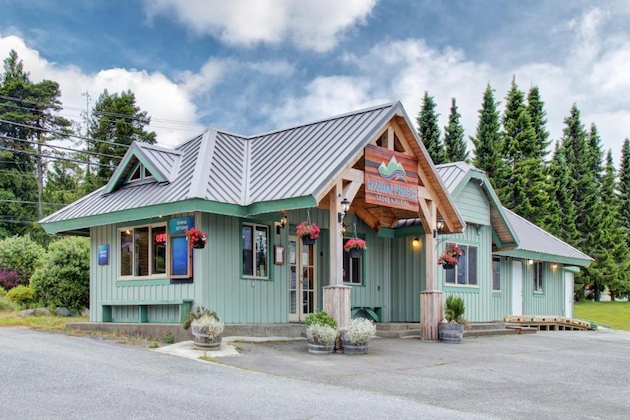 Gallery - Canadian Princess Lodge & Marina