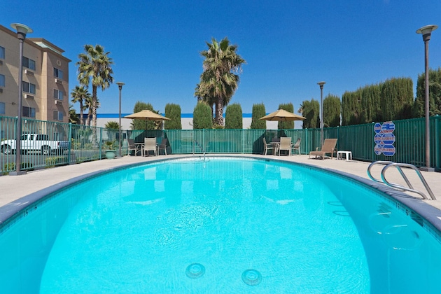 Gallery - Holiday Inn Express Bakersfield By Ihg