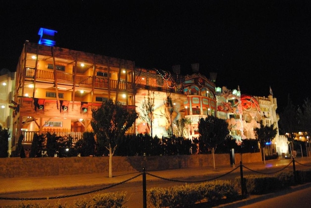 Gallery - Pirates Village