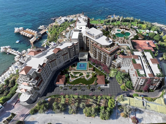 Gallery - Merit Crystal Cove Hotel Casino & Spa