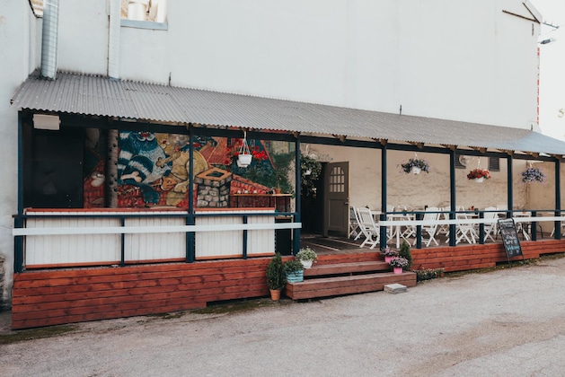 Gallery - Economy Hotel