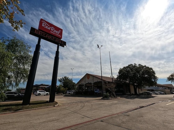 Gallery - Red Roof Inn & Suites Irving - DFW Airport South