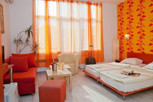 Gallery - Scottys Boutique Hotel