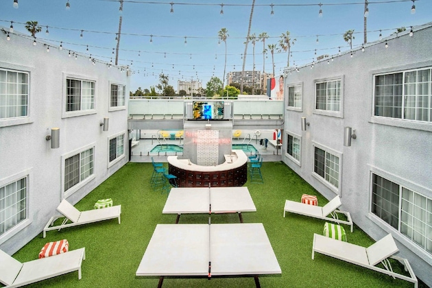 Gallery - The Kinney - Venice Beach