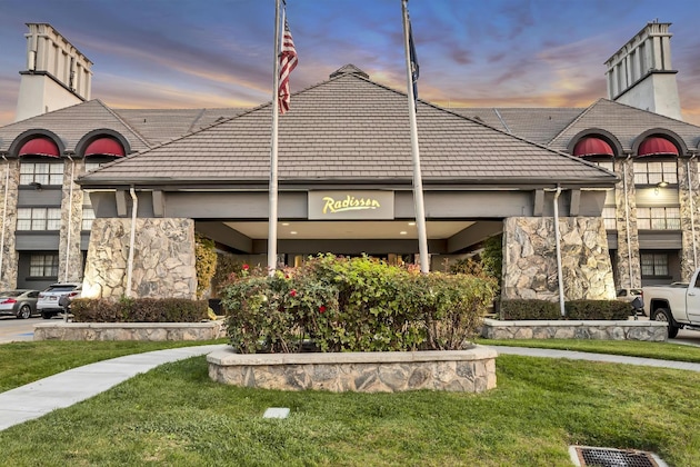 Gallery - Radisson Hotel Salt Lake City Airport