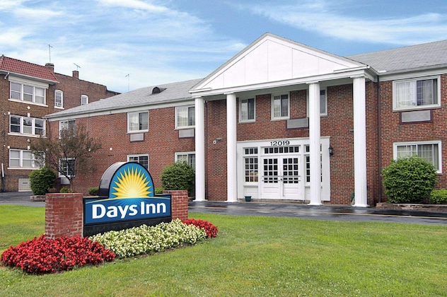Gallery - Days Inn By Wyndham Cleveland Lakewood