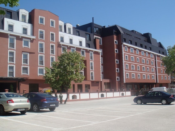 Gallery - Ramada Hotel & Suites By Wyndham Bucharest North
