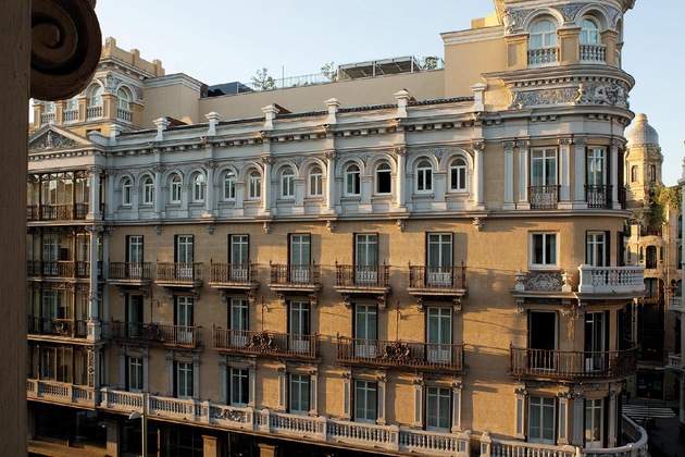 Gallery - Las Letras Gran Via