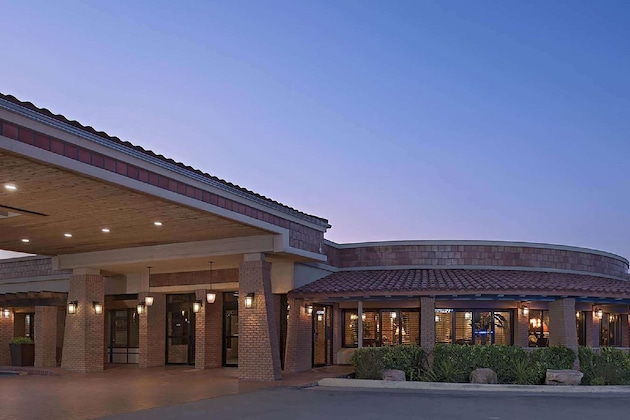 Gallery - Stevens Inn A Howard Johnson By Wyndham