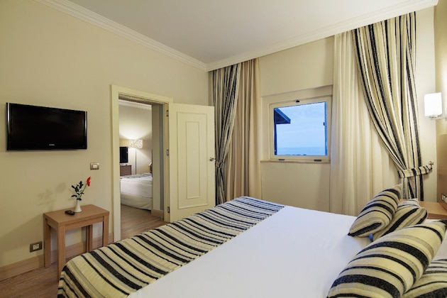 Gallery - Crystal Tat Beach