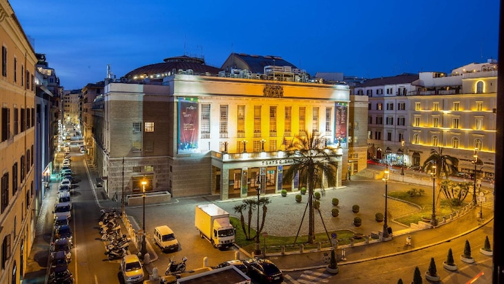 Gallery - Suite Opera Rooms