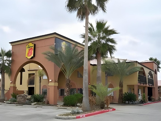 Gallery - Super 8 By Wyndham Houston Webster Nasa