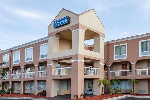 Gallery - Super 8 By Wyndham Orlando Near Florida Mall