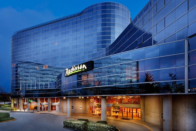 Gallery - Radisson Hotel Vancouver Airport