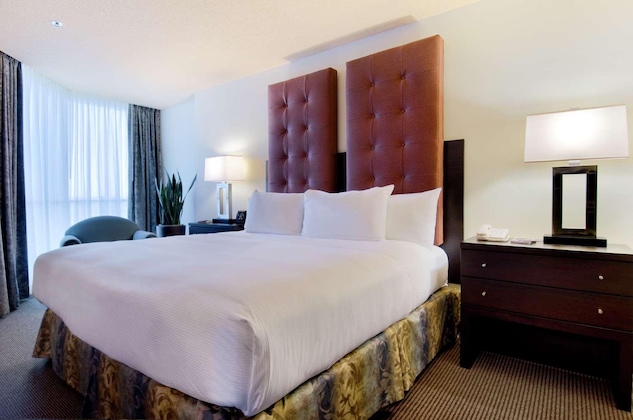 Gallery - Hilton Suites Toronto Markham Conference Centre & Spa