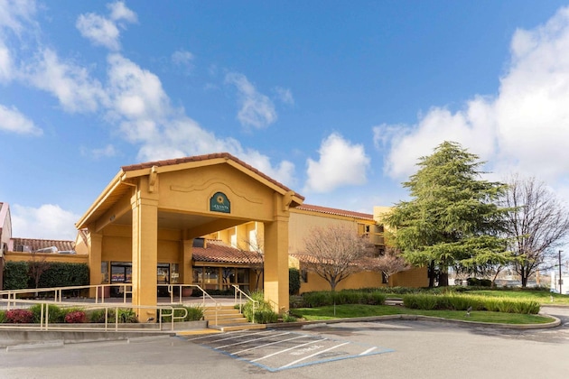 Gallery - La Quinta Inn & Suites By Wyndham Redding
