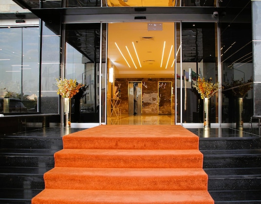 Gallery - Plaza Athenee Hotel