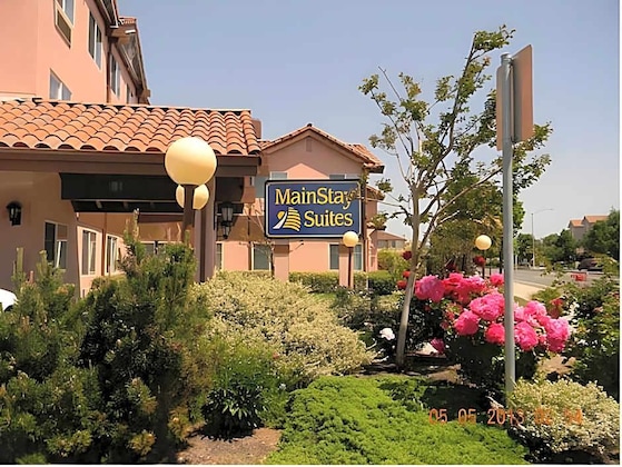 Gallery - Rodeway Inn & Suites