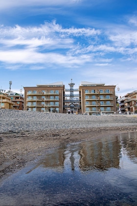 Gallery - Smy Aran Blu Roma Mare