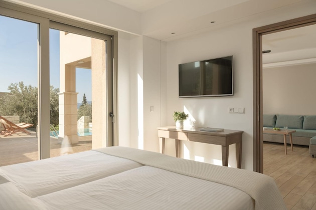 Gallery - Paralos Irini Mare