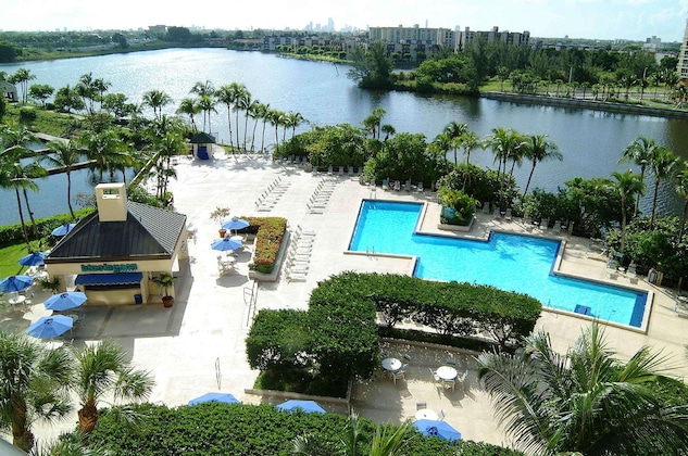 Gallery - Hilton Miami Airport Blue Lagoon