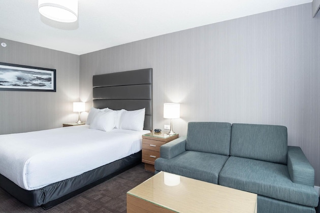 Gallery - Sandman Hotel Grande Prairie