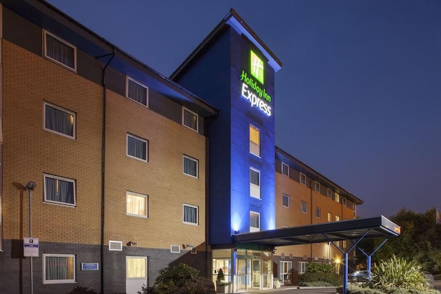 Gallery - Holiday Inn Express Birmingham Star City, an IHG Hotel