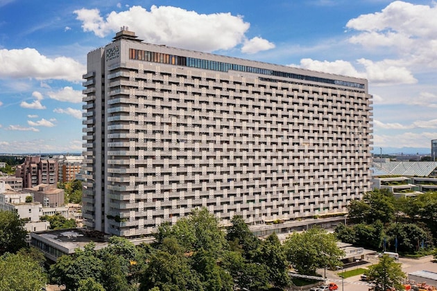 Gallery - Four Points by Sheraton Munich Arabellapark