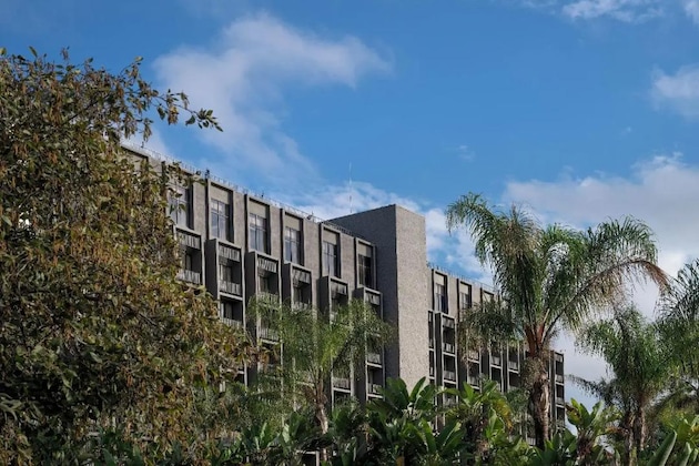 Gallery - Knott's Hotel