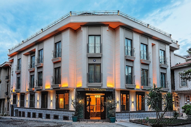 Gallery - Triton Hotel