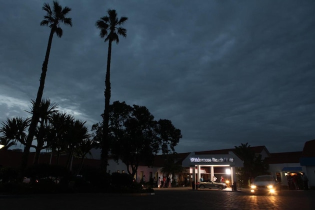 Gallery - Wilderness Beach Hotel