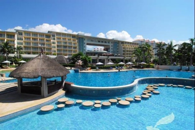 Gallery - Days Hotel & Suites