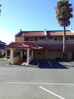 Gallery - The Beachcomber Hotel