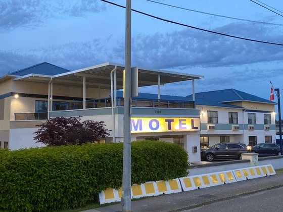 Gallery - Happy Day Inn