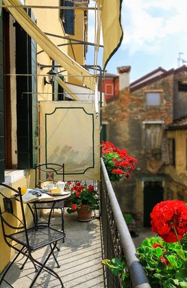 Gallery - Apostoli Palace